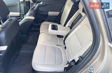 Внедорожник / Кроссовер Ford Escape 2020 в 