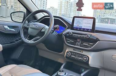 Внедорожник / Кроссовер Ford Escape 2020 в 