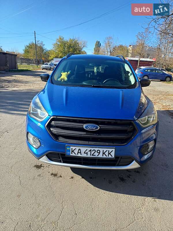 Позашляховик / Кросовер Ford Escape 2017 в Первомайську