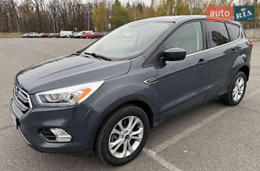 Внедорожник / Кроссовер Ford Escape 2018 в 