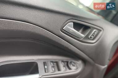 Внедорожник / Кроссовер Ford Escape 2014 в 