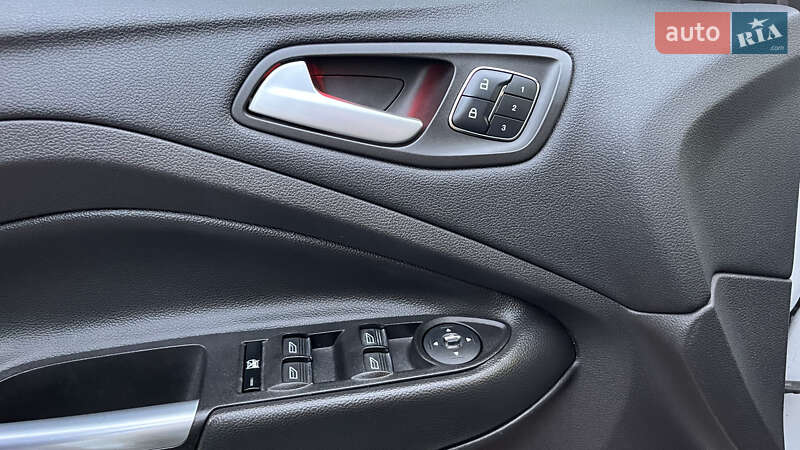 Внедорожник / Кроссовер Ford Escape 2015 в Львове