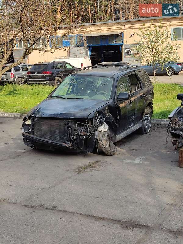 Внедорожник / Кроссовер Ford Escape 2010 в 