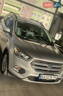 Позашляховик / Кросовер Ford Escape 2017 в Києві