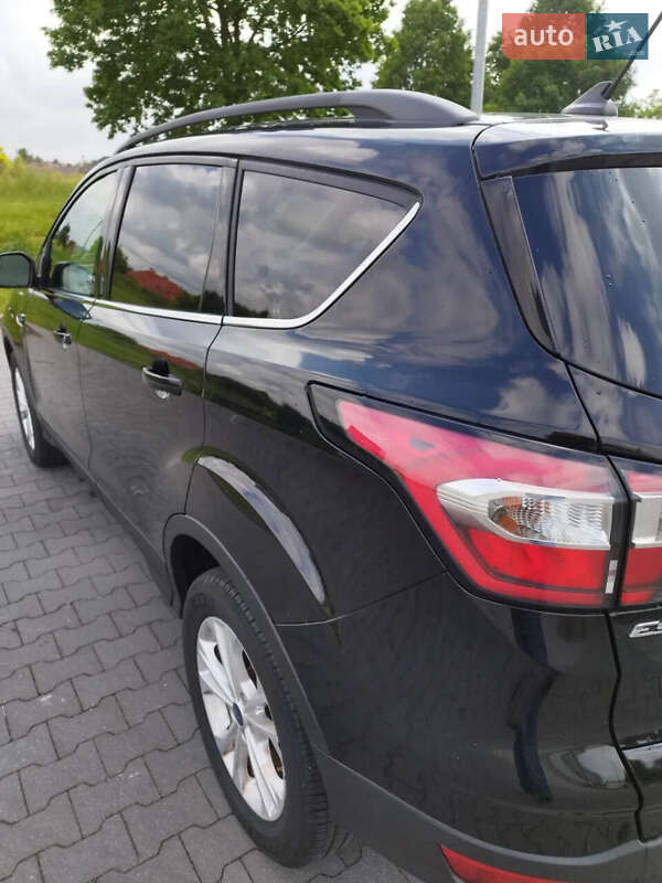 Внедорожник / Кроссовер Ford Escape 2018 в Львове