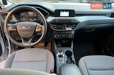 Внедорожник / Кроссовер Ford Escape 2021 в 