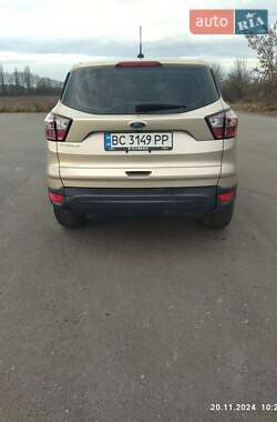 Позашляховик / Кросовер Ford Escape 2017 в Ізяславі