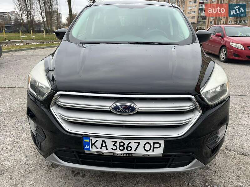 Внедорожник / Кроссовер Ford Escape 2016 в 