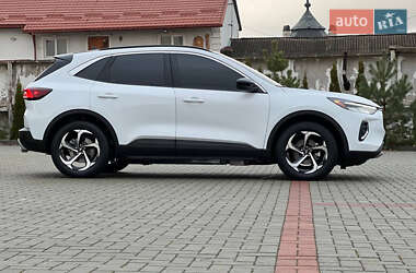 Внедорожник / Кроссовер Ford Escape 2023 в 