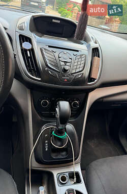Внедорожник / Кроссовер Ford Escape 2015 в 