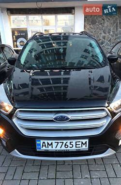 Внедорожник / Кроссовер Ford Escape 2018 в 