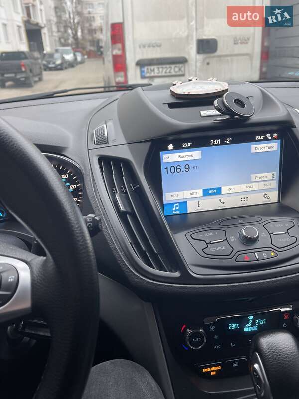 Внедорожник / Кроссовер Ford Escape 2015 в Житомире