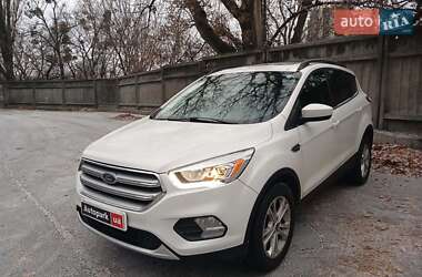 Внедорожник / Кроссовер Ford Escape 2017 в Киеве