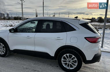 Внедорожник / Кроссовер Ford Escape 2022 в 