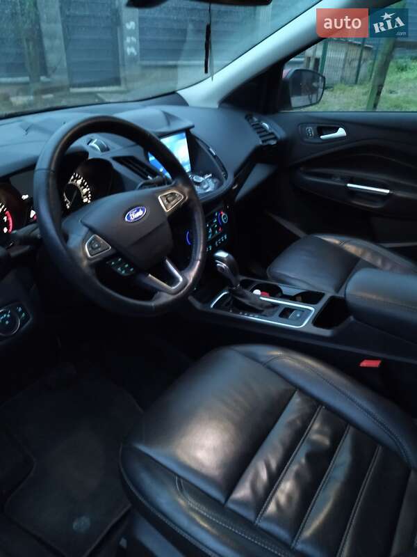 Внедорожник / Кроссовер Ford Escape 2019 в Иршаве
