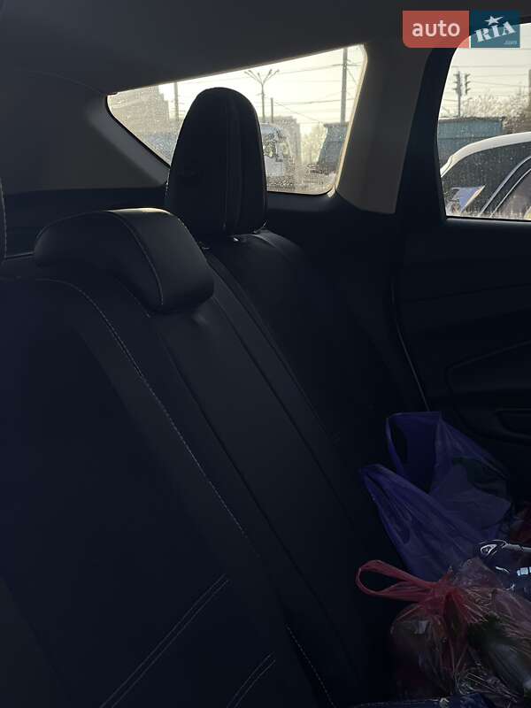 Внедорожник / Кроссовер Ford Escape 2013 в Сумах