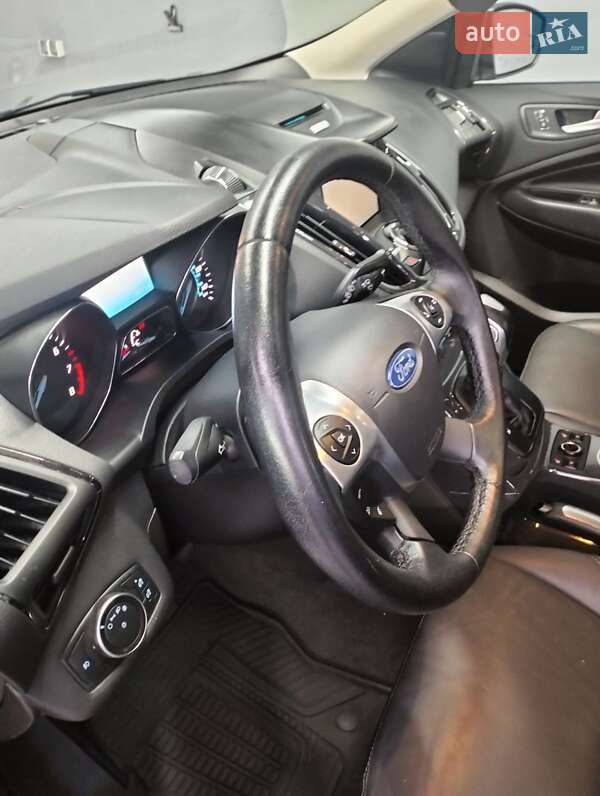 Внедорожник / Кроссовер Ford Escape 2015 в Долине