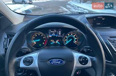 Внедорожник / Кроссовер Ford Escape 2016 в Дубно