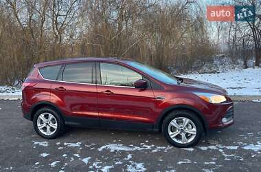 Внедорожник / Кроссовер Ford Escape 2016 в Дубно