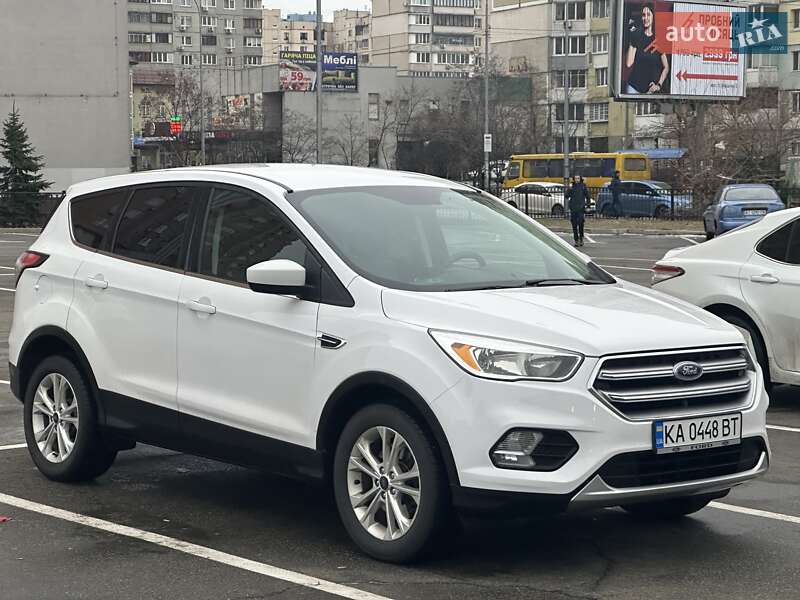 Позашляховик / Кросовер Ford Escape 2016 в Києві