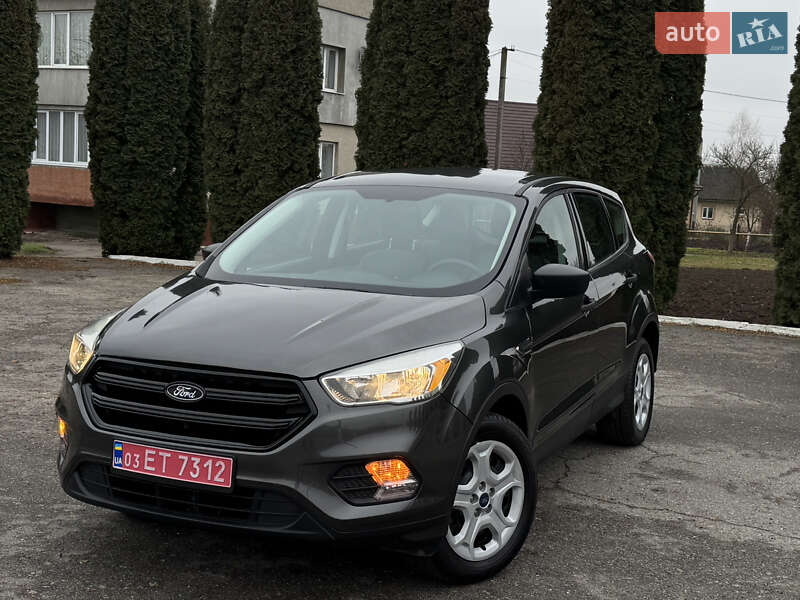 Внедорожник / Кроссовер Ford Escape 2018 в Дубно