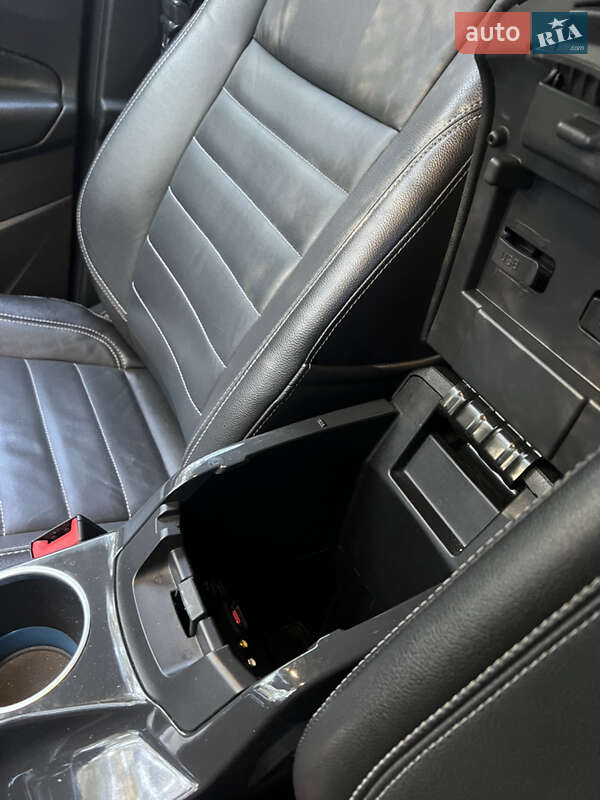 Позашляховик / Кросовер Ford Escape 2015 в Києві