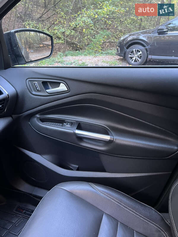 Позашляховик / Кросовер Ford Escape 2015 в Києві