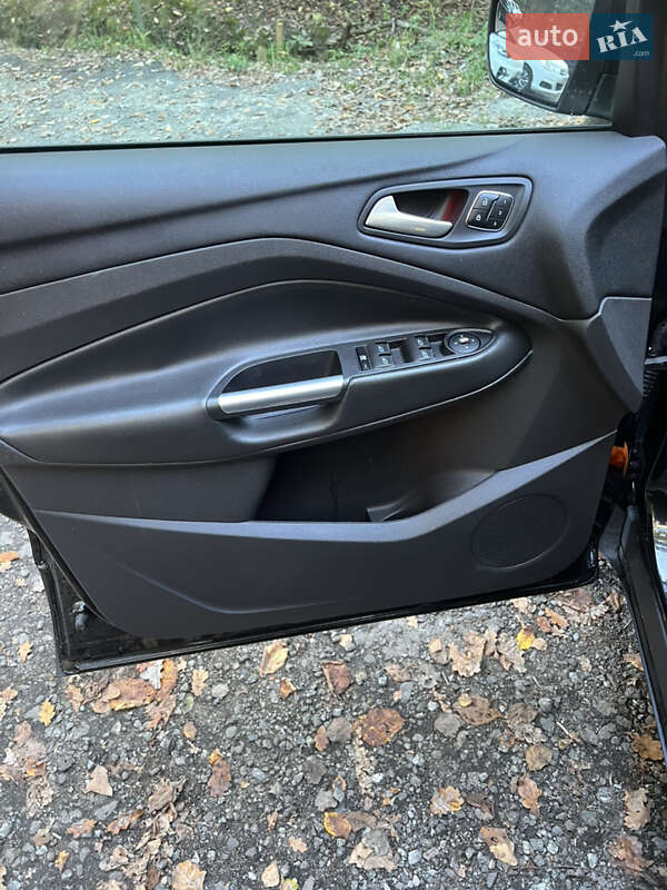 Позашляховик / Кросовер Ford Escape 2015 в Києві