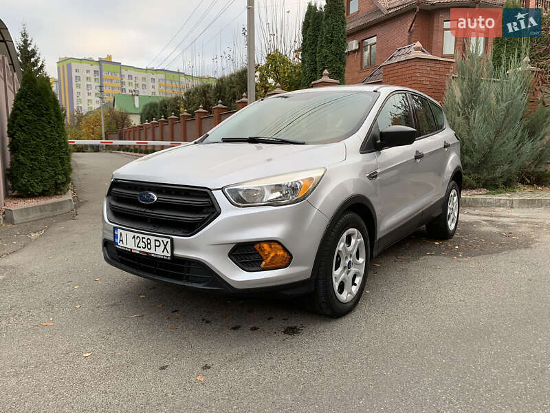 Внедорожник / Кроссовер Ford Escape 2017 в Киеве