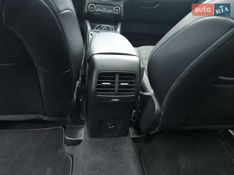 Внедорожник / Кроссовер Ford Escape 2021 в Павлограде