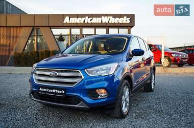 Позашляховик / Кросовер Ford Escape 2018 в Чернівцях