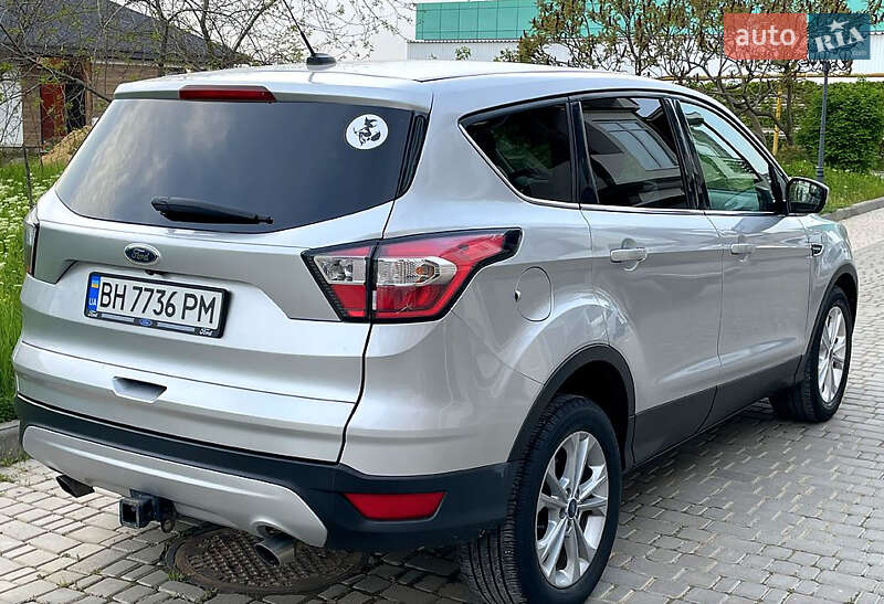 Внедорожник / Кроссовер Ford Escape 2017 в Львове