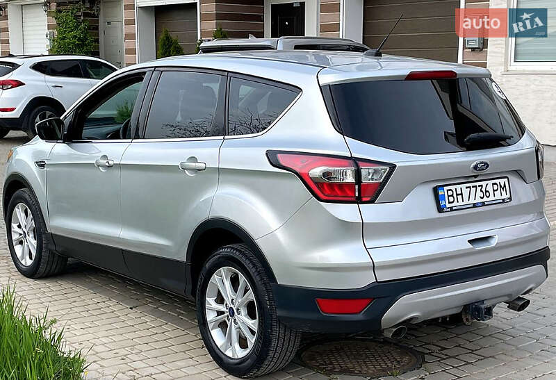 Внедорожник / Кроссовер Ford Escape 2017 в Львове
