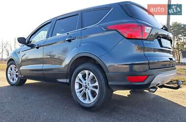 Внедорожник / Кроссовер Ford Escape 2018 в Гайсине