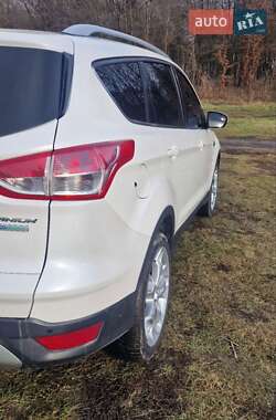 Внедорожник / Кроссовер Ford Escape 2014 в Рогатине