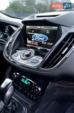 Позашляховик / Кросовер Ford Escape 2014 в Турці