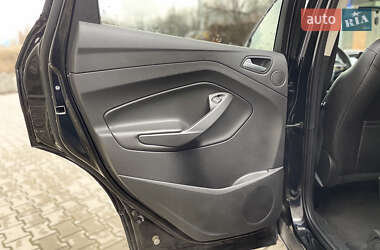 Внедорожник / Кроссовер Ford Escape 2015 в 
