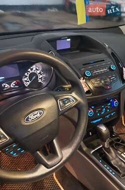 Внедорожник / Кроссовер Ford Escape 2017 в Сумах