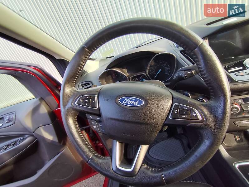 Внедорожник / Кроссовер Ford Escape 2016 в Одессе