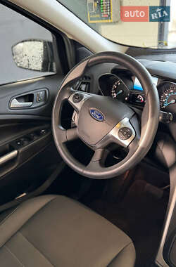 Внедорожник / Кроссовер Ford Escape 2015 в Червонограде