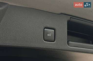 Внедорожник / Кроссовер Ford Escape 2022 в 
