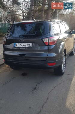 Внедорожник / Кроссовер Ford Escape 2018 в 
