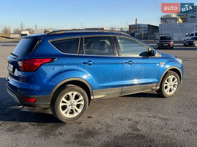 Внедорожник / Кроссовер Ford Escape 2018 в Днепре