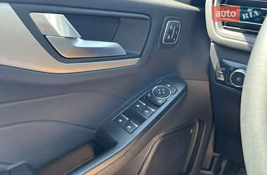 Внедорожник / Кроссовер Ford Escape 2022 в 