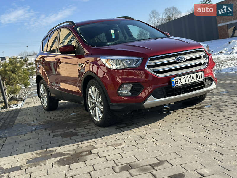 Внедорожник / Кроссовер Ford Escape 2018 в Хмельницком