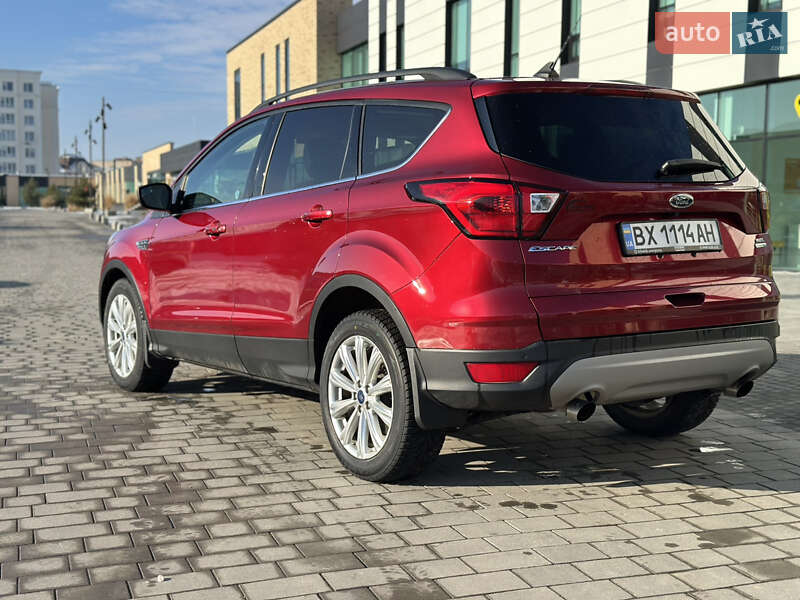 Внедорожник / Кроссовер Ford Escape 2018 в Хмельницком