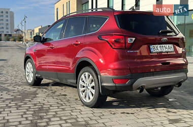 Позашляховик / Кросовер Ford Escape 2018 в 