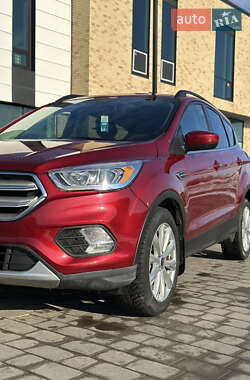 Позашляховик / Кросовер Ford Escape 2018 в 