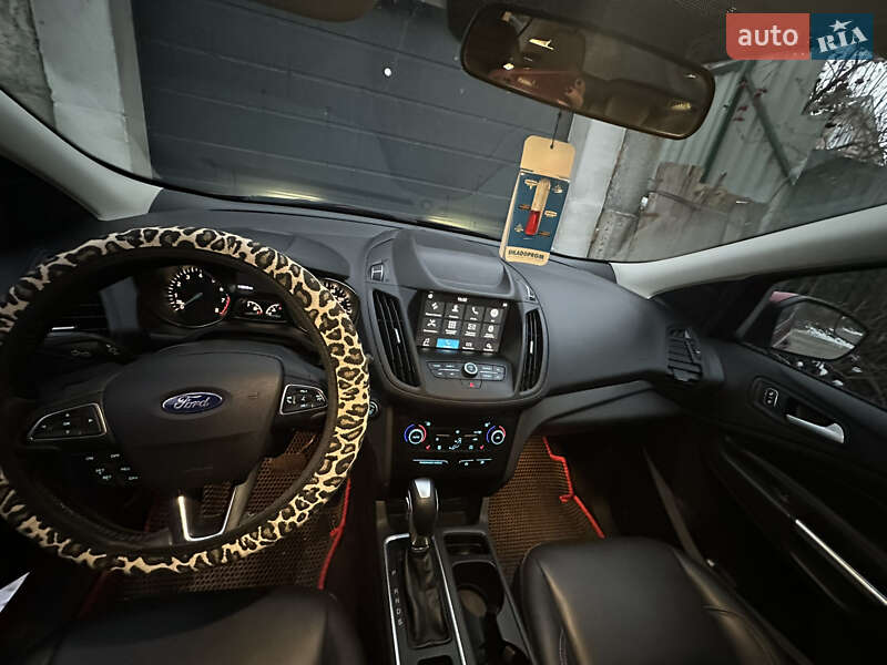 Внедорожник / Кроссовер Ford Escape 2018 в Хмельницком