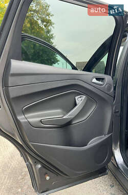 Внедорожник / Кроссовер Ford Escape 2013 в 